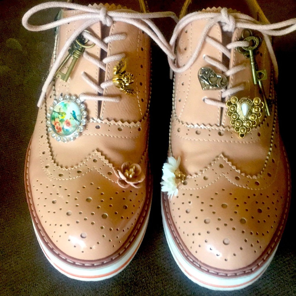Embellished Women’s Bowling Style Shoes
